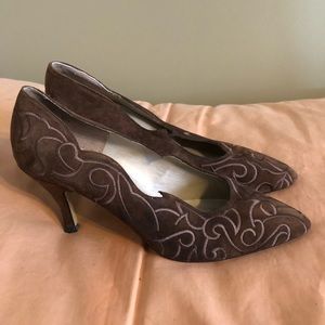 Brown Suede Shoes Size 38. Used (excellent condition).